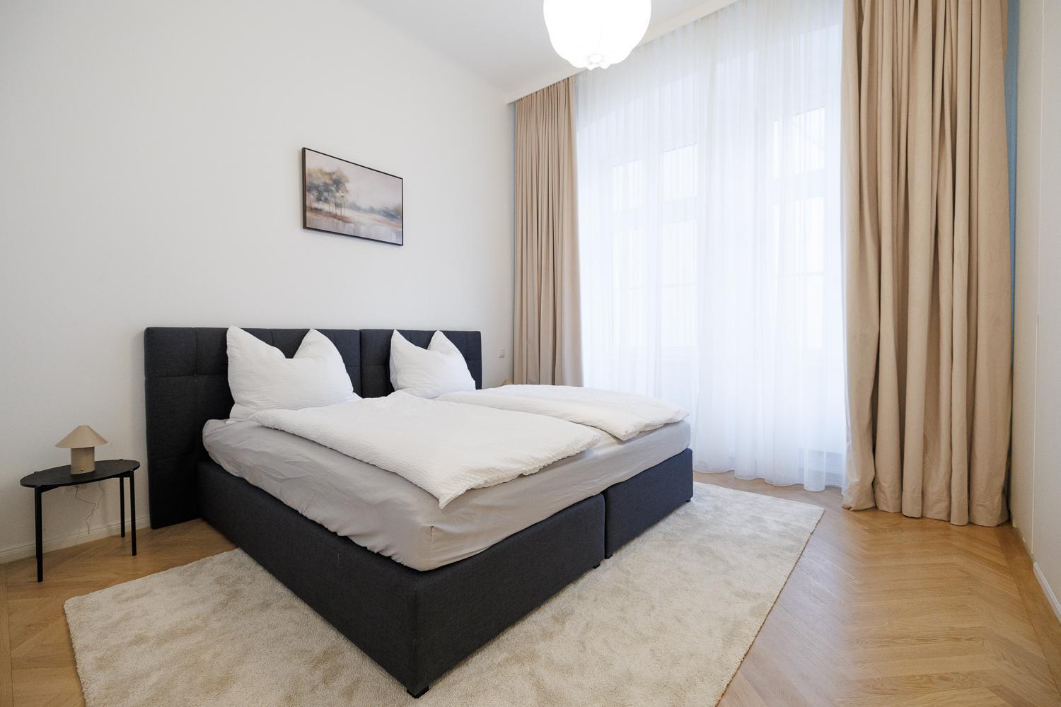 Stylish 1-bedroom 2-bath By Canal Minutes From Historic Centre Apartament Wiedeń