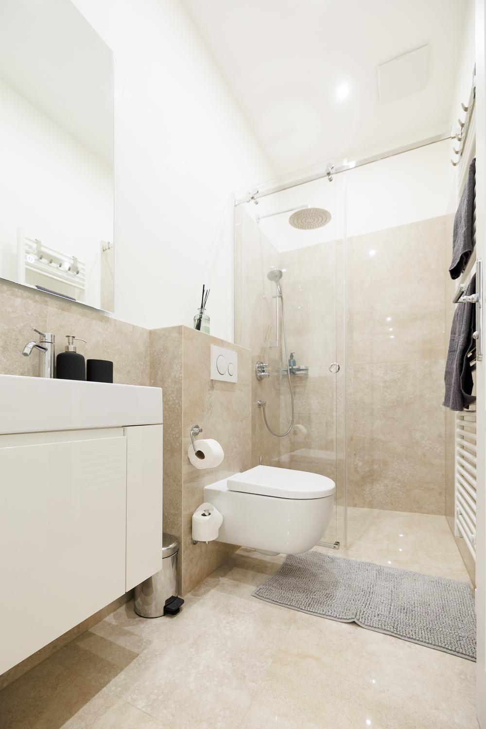 Stylish 1-bedroom 2-bath By Canal Minutes From Historic Centre Apartament Wiedeń