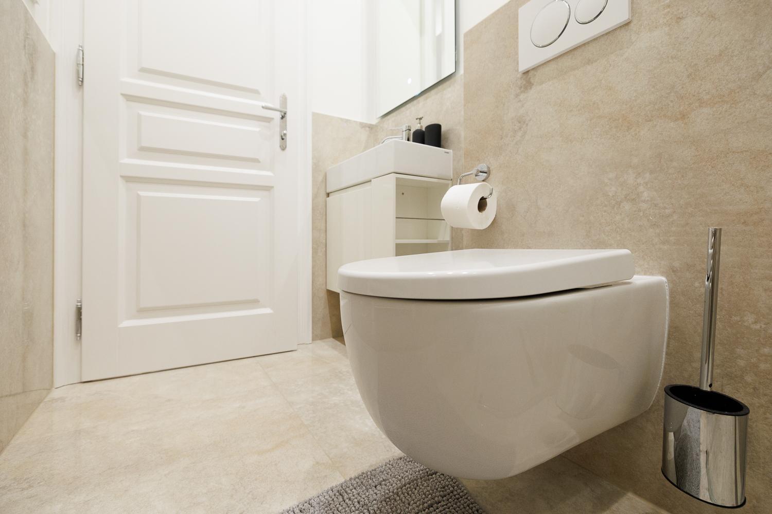 Stylish 1-bedroom 2-bath By Canal Minutes From Historic Centre Wiedeń