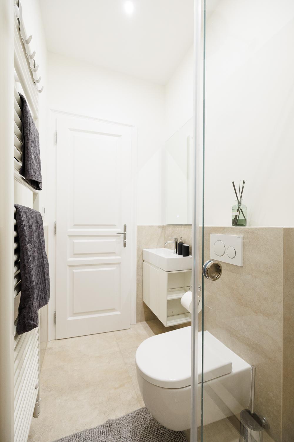 Stylish 1-bedroom 2-bath By Canal Minutes From Historic Centre * Wiedeń