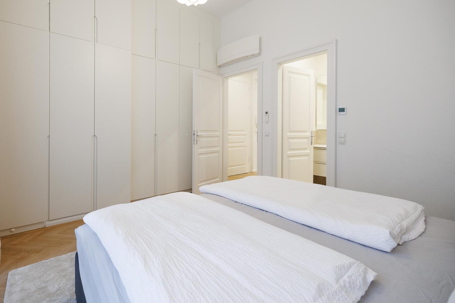 Apartament Stylish 1-bedroom 2-bath By Canal Minutes From Historic Centre
